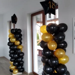 kolumna balonowa czarno złota na osiemnaste urodziny