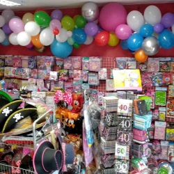 dekoracja balonowa z balonów kolorowych chromowanych oraz bubble