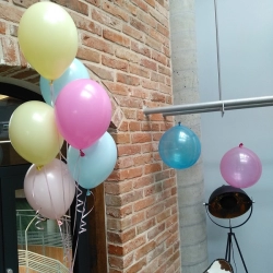 balony z helem pastelowe