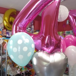 balon cyfra na czwarte urodziny z helem