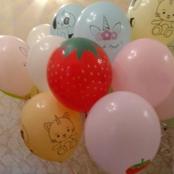 balony z nadrukiem owoców