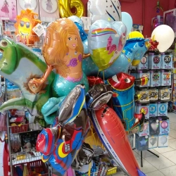 balony z helem postaci z bajek
