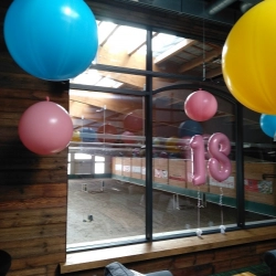 balony kule kolorowe na urodziny