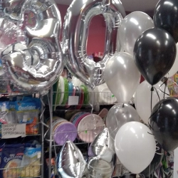 balony na 30 pomysł na prezent
