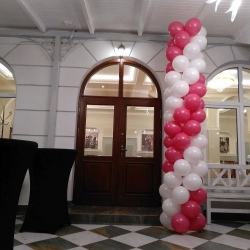 kolumna balonowa wysoka biało czerwona